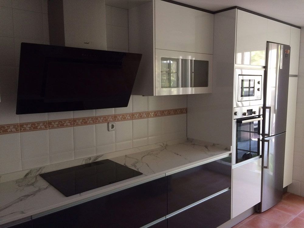 Cocina en colores blanco y negro